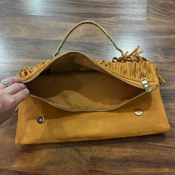 Boho Fringe Suede Tan/Brown Shoulder Bag with Gold Strap - Picture 8 of 11